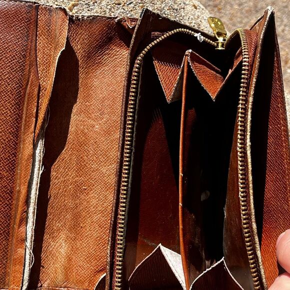 Louis Vuitton Brown LV Monogram Wallet (Project Piece) - Picture 5 of 8